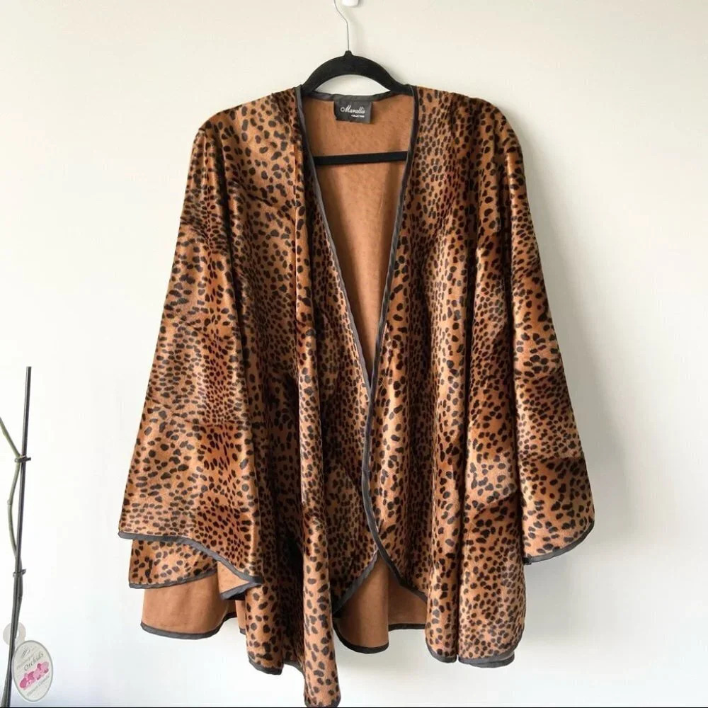Marallis Collection Leopard Print Poncho Cape